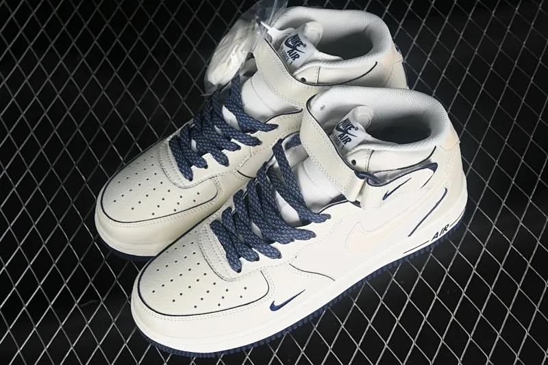 All categories Nk Air Force 1 Air Force series Nk Air Force 1 Mid Air Force mid-top Nk Air Force 1'07 Mid dark blue pearlescent small hook Air Force One mid-top casual sneakers SG2356-801